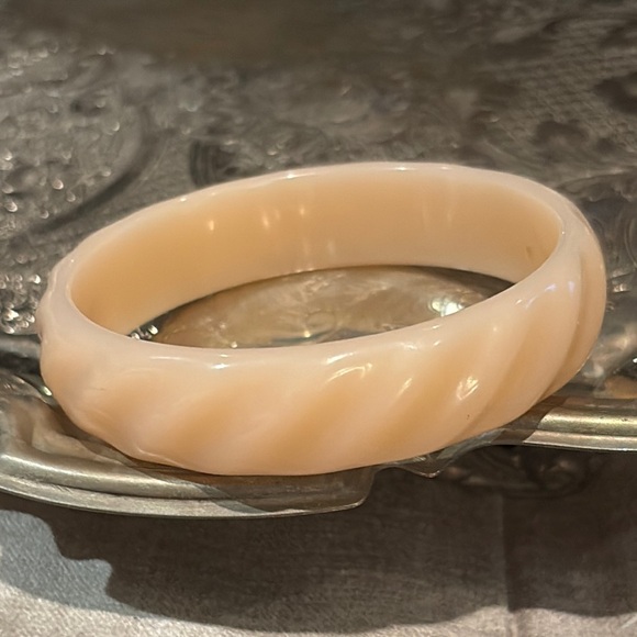 Vintage 90’s Minimalist Twist Bracelet 7” - Picture 1 of 4